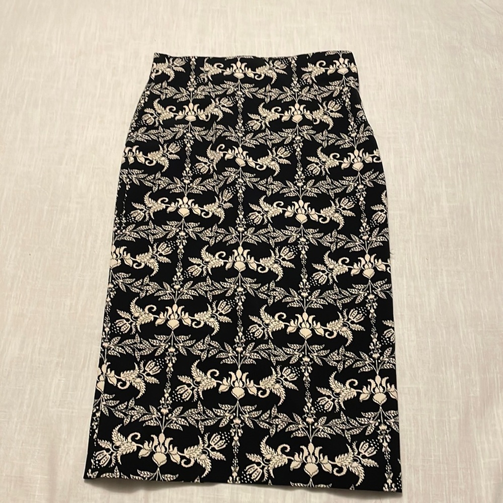 Zara Black & White Print Pencil Skirt